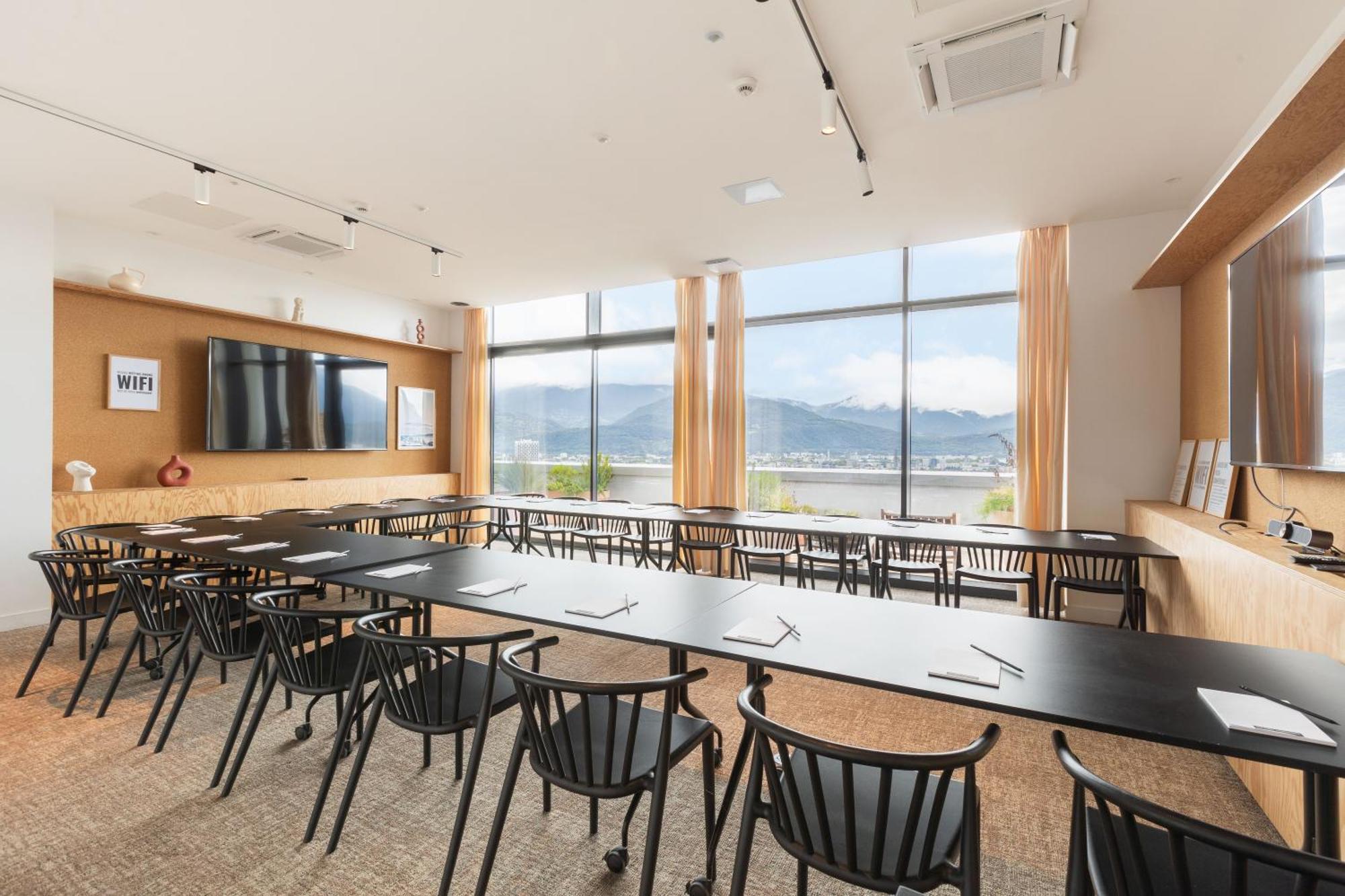 The Babel Community Hotel - Grenoble Bastille 外观 照片